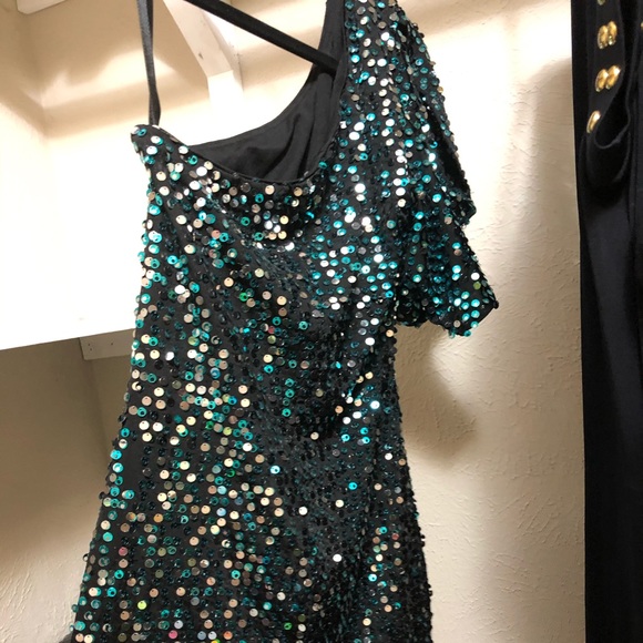 As U Wish- Small Beautiful Sequin Dress - - Picture 2 of 5